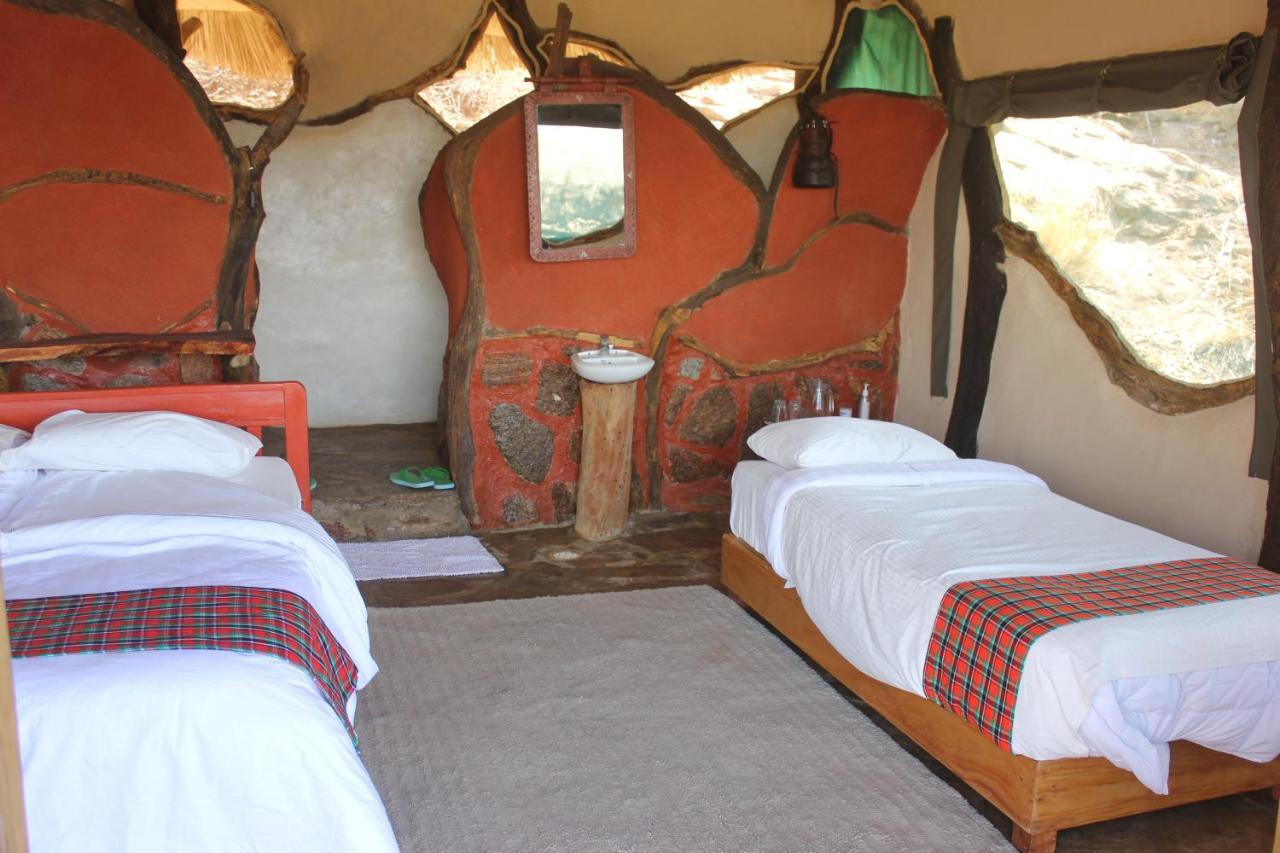 Lion'S Cave Camp, Samburu Villa Archers Post Exterior photo