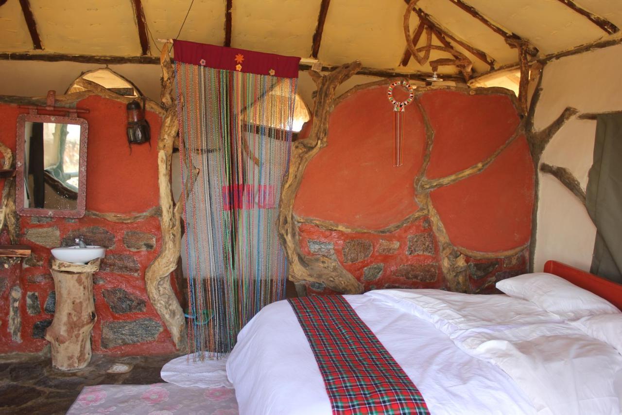 Lion'S Cave Camp, Samburu Villa Archers Post Exterior photo