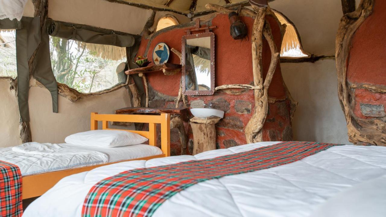 Lion'S Cave Camp, Samburu Villa Archers Post Exterior photo