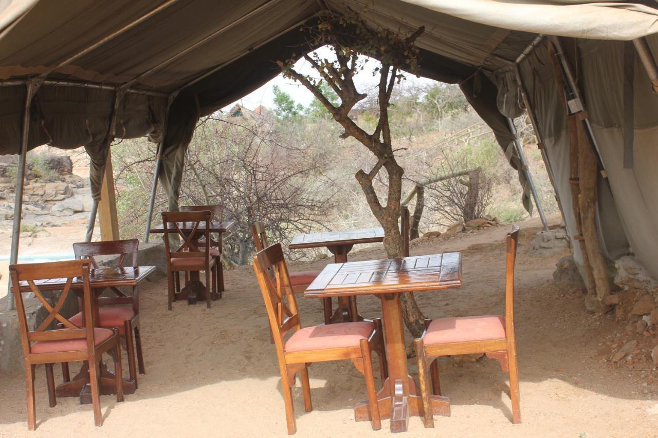 Lion'S Cave Camp, Samburu Villa Archers Post Exterior photo