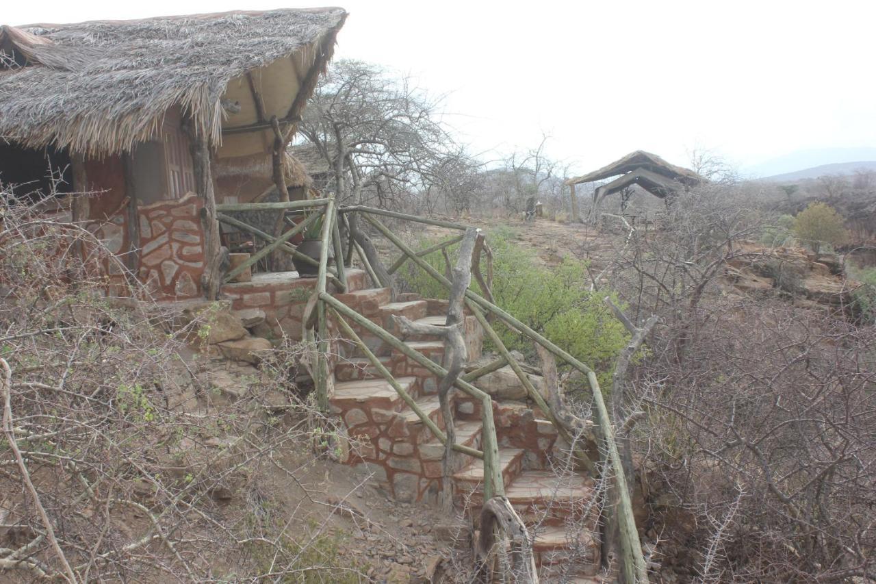 Lion'S Cave Camp, Samburu Villa Archers Post Exterior photo