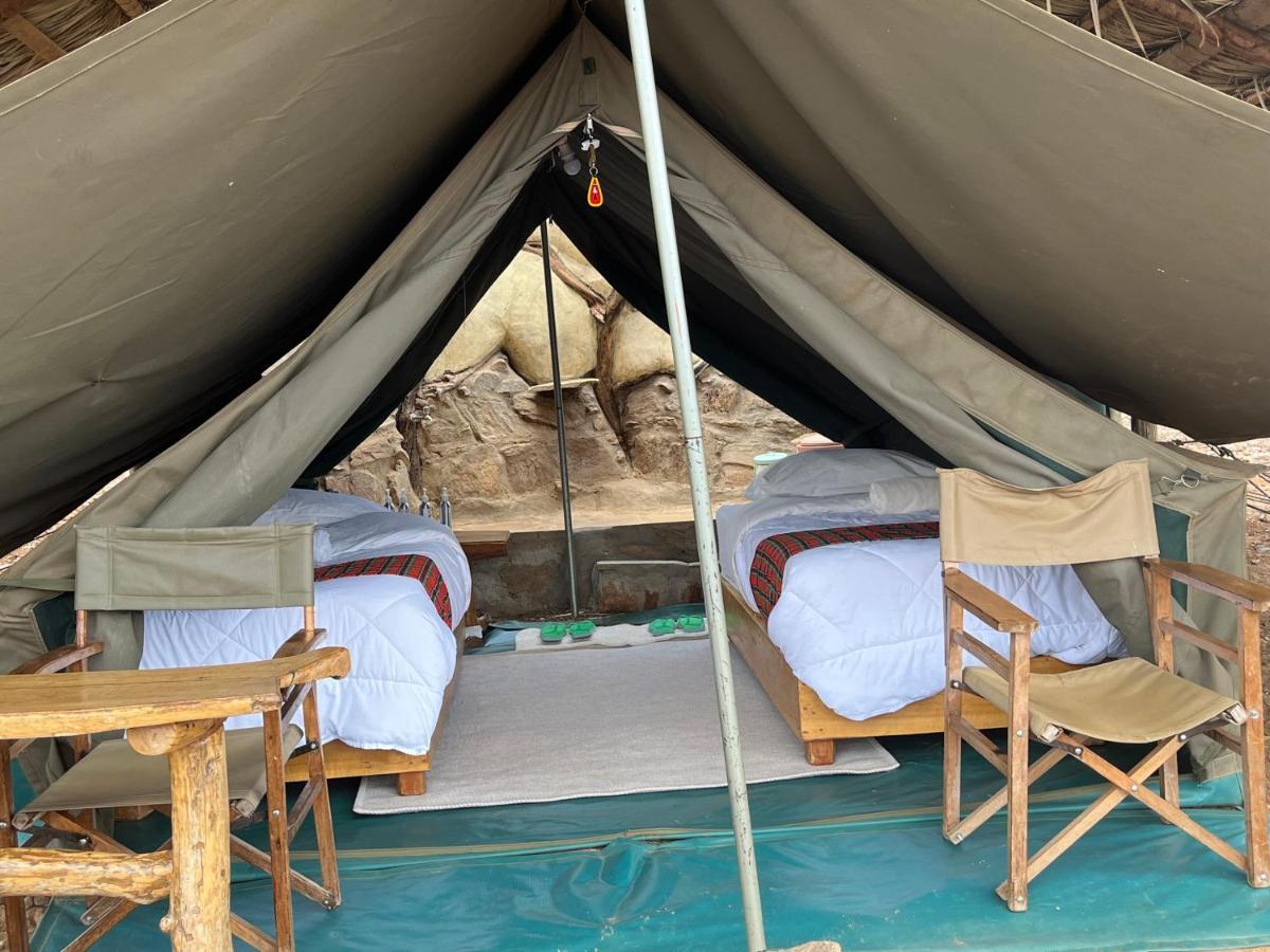 Lion'S Cave Camp, Samburu Villa Archers Post Exterior photo