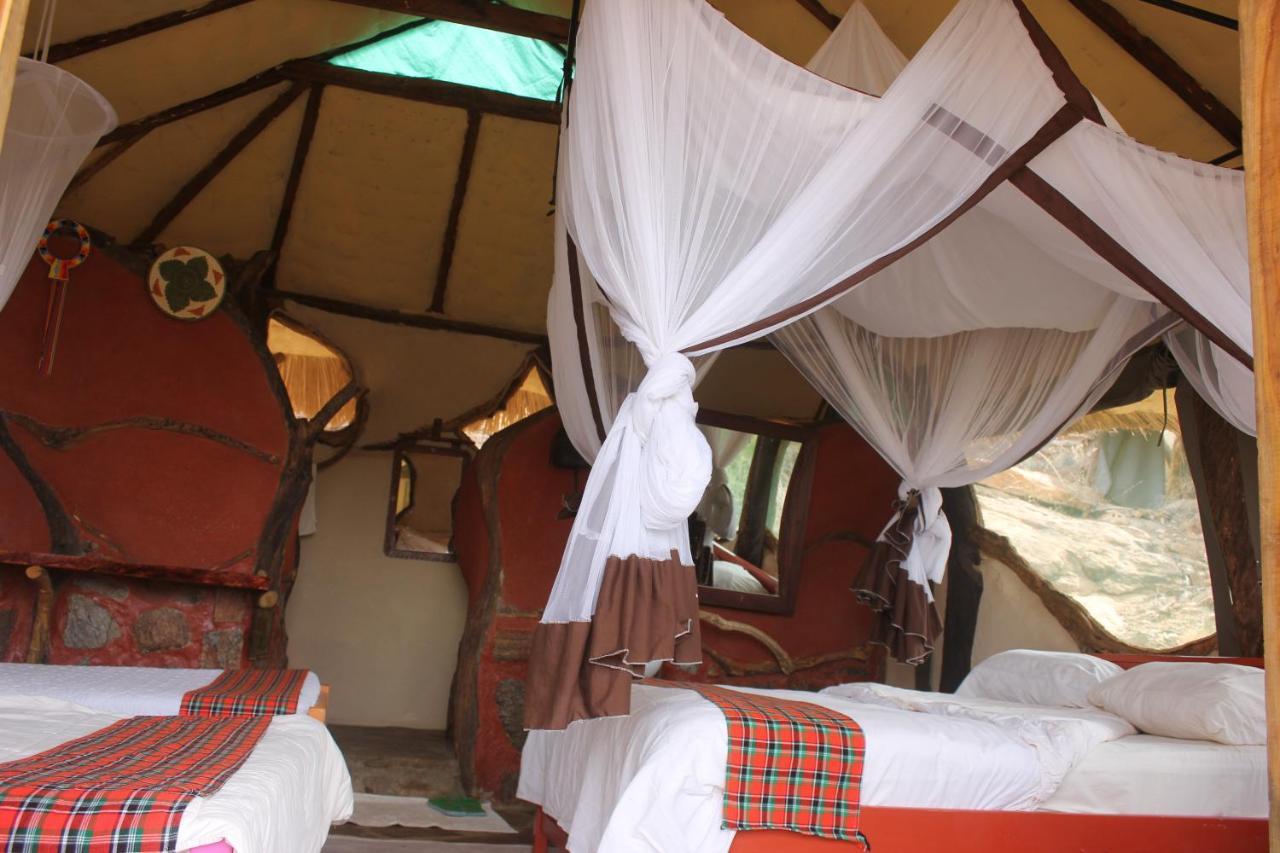 Lion'S Cave Camp, Samburu Villa Archers Post Exterior photo