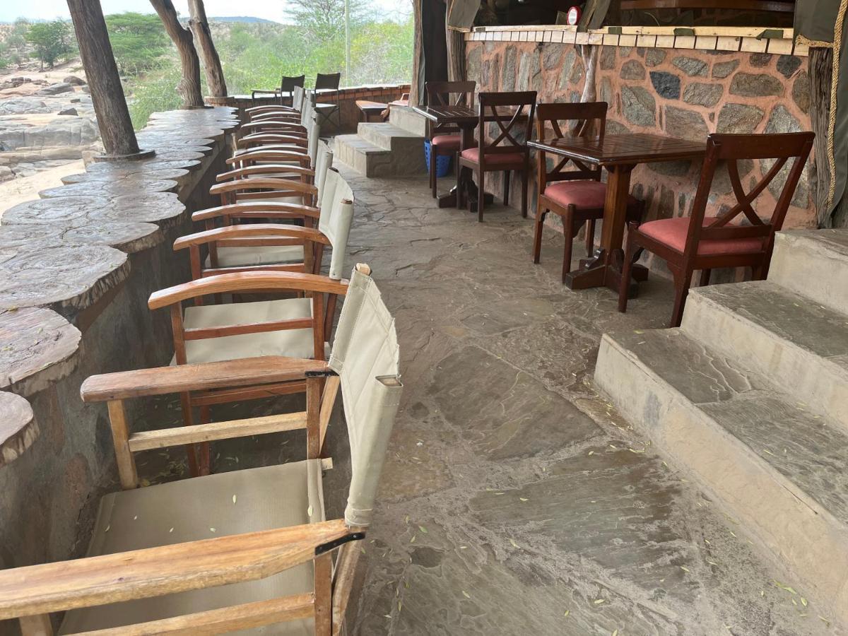 Lion'S Cave Camp, Samburu Villa Archers Post Exterior photo