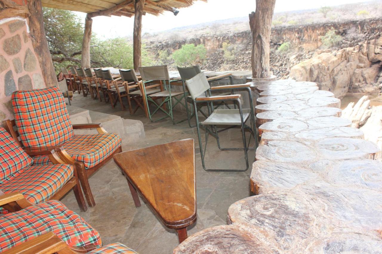 Lion'S Cave Camp, Samburu Villa Archers Post Exterior photo